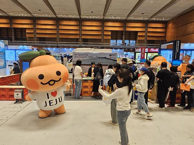 ‘2025 올댓트래블’ 박람회에 참가한 제주 공동홍보관 (사진=제주관광공사)