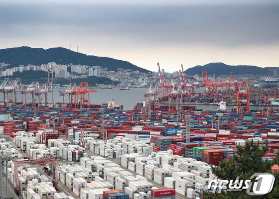 미국 트럼프 행정부발(發) '관세 쇼크'가 본격화하면서 5월 1~10일 대미 수출이 30.4%나 줄었다./자료사진