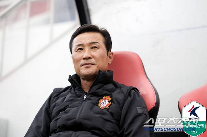 이을용 경남 감독