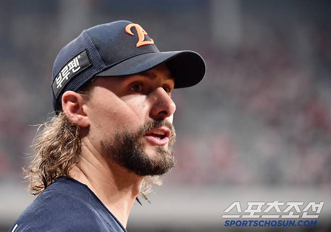 11일 고척돔에서 열린 KBO리그 키움과 한화의 경기. 투구 준비하는 한화 선발 와이스. 고척=송정헌 기자songs@sportschosun.com/2025.05.11/