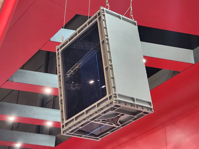 텔레픽스가 개발하고 있는 초소형 위성용 고해상도 광학 탑재체 슈에뜨의 모형. 2027년 하반기 발사를 목표로 개발이 진행 중이다./텔레픽스