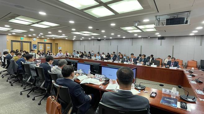 '국내 지도 데이터의 반출이 국가 산업에 미치는 영향'에 대해 참여자들이 토론을 진행하고 있다. /스타트업얼라이언스 제공