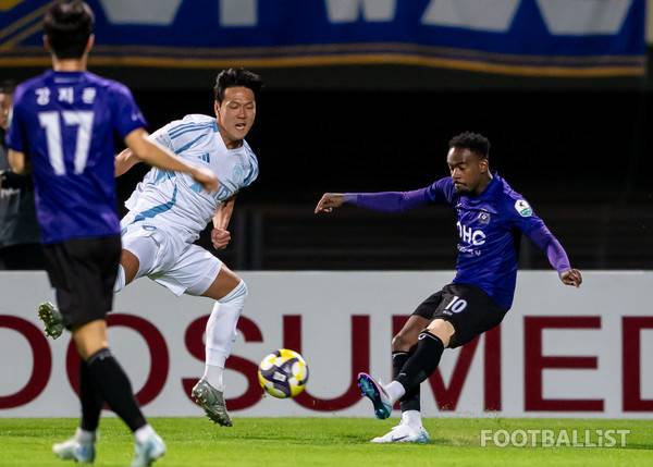 김영권(왼쪽, 울산 HD), 야고(오른쪽, FC안양). 서형권 기자