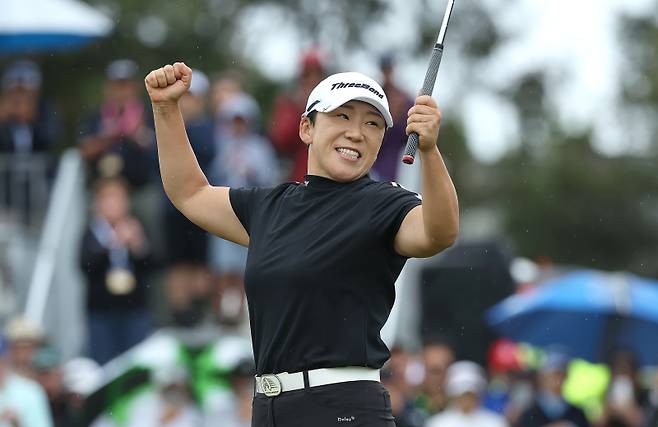 <yonhap photo-3847=""> epa11750732 Jiyai Shin of Korea reacts on the 18th after winning the Women?s Australian Open at Kingston Heath Golf Club in Melbourne, Australia, 01 December 2024. EPA/CON CHRONIS AUSTRALIA AND NEW ZEALAND OUT/2024-12-01 14:22:29/ <저작권자 ⓒ 1980-2024 ㈜연합뉴스. 무단 전재 재배포 금지, AI 학습 및 활용 금지></yonhap>