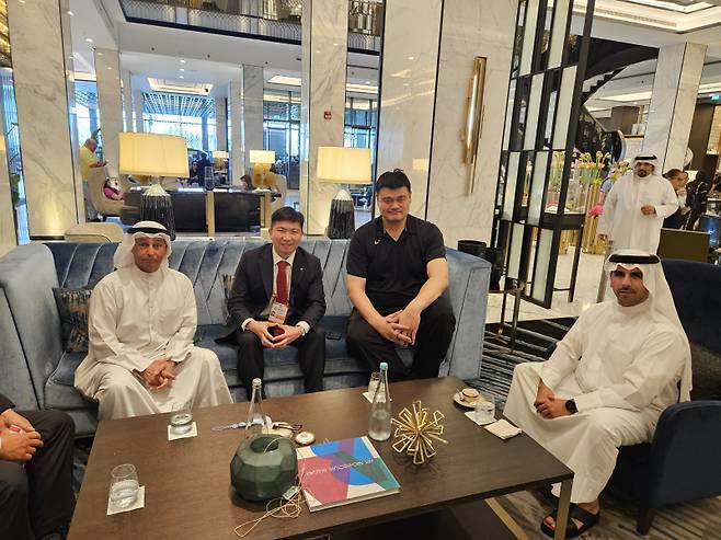 후세인 알 무살람 OCA 사무총장, 유승민 대한체육회장, 야오밍, 셰이크 파하드 나세르 쿠웨이트 NOC위원장.&nbsp; &nbsp;사진=대한체육회 제공