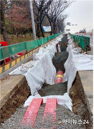 성서 도심을 관통하는 고압가스 배관 설치 공사 현장 [사진=이창재 기자]