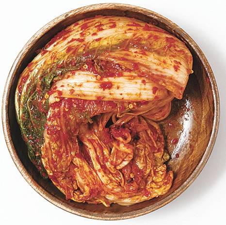 김치·장아찌·청국장·된장·낫또·삭힌 홍어·치즈를 비롯한 유제품 등의 발효식품처럼 프로바이오틱스 유산균과 프리바이오틱스가 많은 음식물을 섭취하는 건 장 건강을 돕는 좋은 방법이다.