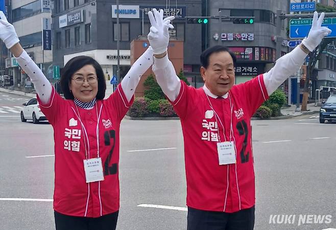제21대 대통령 공식선거운동 개시일인 12일 오전 강원 춘천시 중앙로터리에서 국민의힘 강원선거대책위원회가 출정식을 갖고 본격적인 선거 운동에 돌입했다. (선대위 제공)