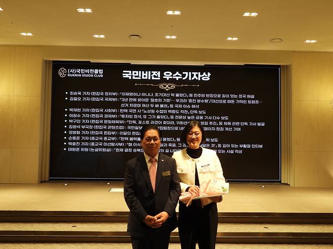 여의도순복음교회 당회장 이영훈(왼쪽) 목사와 종교국 미션탐사부 박효진 기자