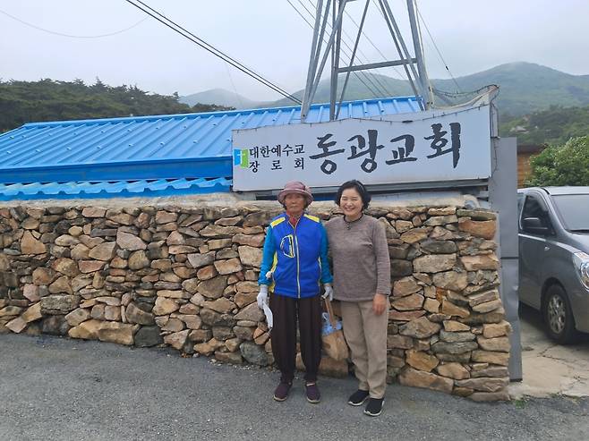 다행한 일은 어머니께서 교회 나오면 아둘을 고칠 수 있다는 가나안 여자의 딸을 고치려는 같은 마음이 있습니다.