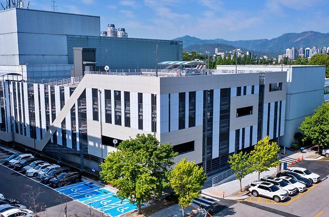 대전TIPS타운 주차장 전경. 충남대 제공