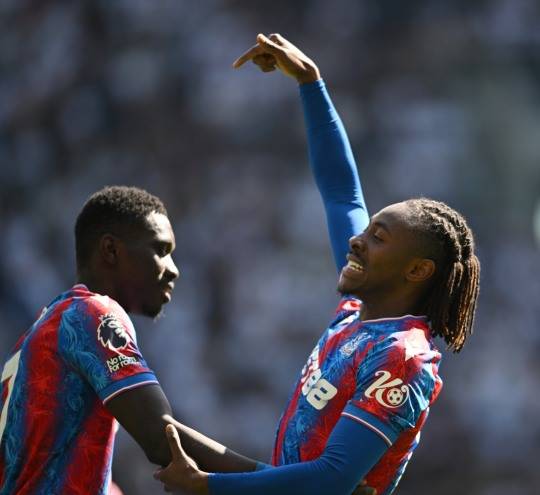 골 세리머니 하는 크리스털 팰리스의 에베레치 에제(오른쪽). 사진[EPA=연합뉴스]