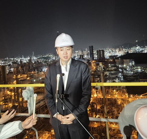 12일 자정 전남 여수 산업단지를 찾은 이준석 개혁신당 대선 후보<사진=진영화 기자>