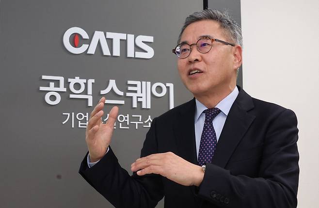 김승수 카티스 대표가 산업 인프라스트럭처 보안 시장에 대해 설명하고 있다.  이승환 기자
