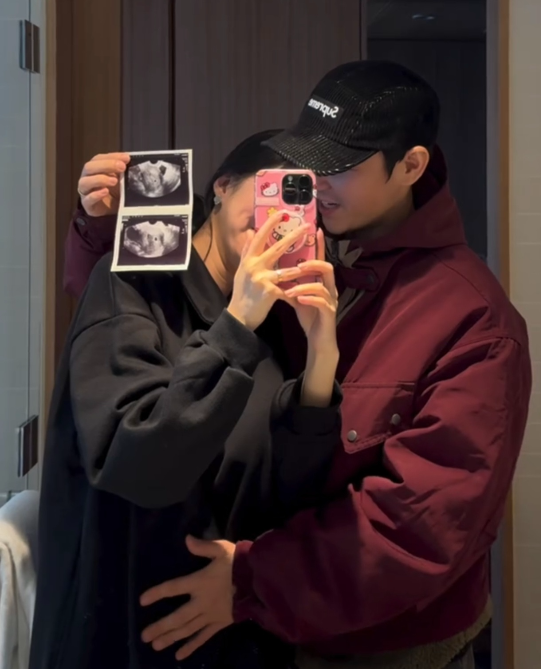 여러 병원에 전화를 했지만 주말과 새벽 시간대 탓에 산부인과를 찾기 어려웠고, 김지혜는 몇 시간 동안 불안과 초조 속에서 아이들의 상태를 확인하기 위해 기다려야 했다.사진=김지혜 SNS