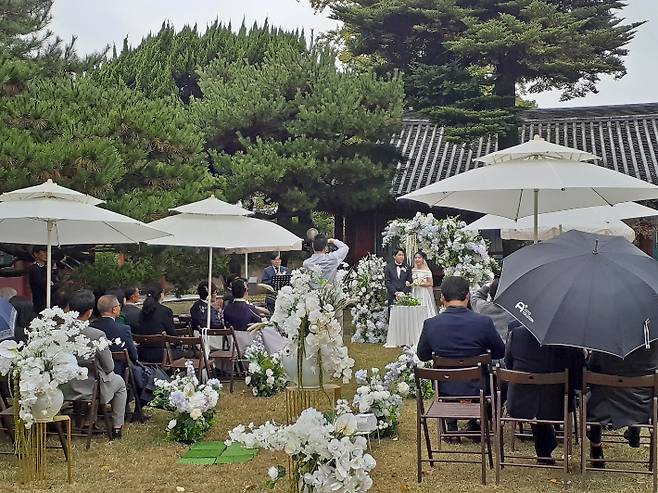 경주시가 지원해 열린 '행복 결혼식' 모습. 경주시 제공