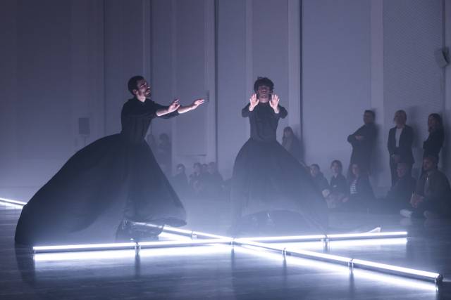 마르코스 모라우의 ‘죽음의 무도’의 한 장면. 자료 제공=GS아트센터