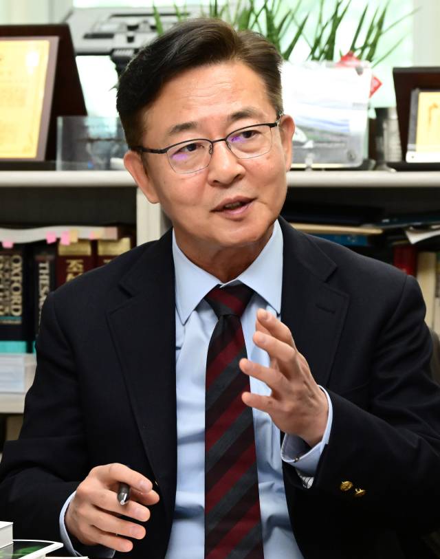 홍용표 전 통일부 장관. 권욱 기자