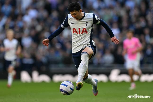 돌파하는 손흥민. /AFPBBNews=뉴스1