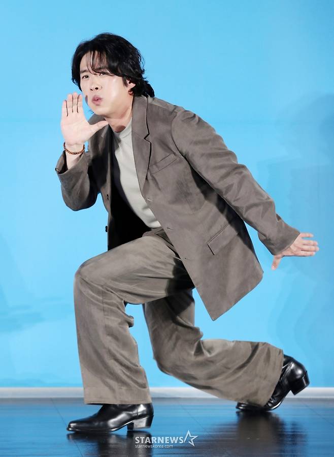 배우 안재홍이 12일 오전 서울 광진구 롯데시네마 건대입구에서 열린 영화 '하이파이브'(감독 강형철) 제작보고회에 참석해 포즈를 취하고 있다. /2025.05.12 /사진=김휘선 hwijpg@