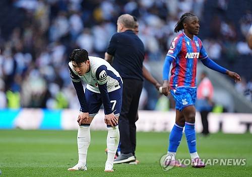 손흥민이 지난 11일(한국시간) 영국 런던에 있는 토트넘 홋스퍼 스타디움에서 열린 토트넘과 크리스탈 팰리스의 2024-2025시즌 프리미어리그 36라운드 홈 경기에 교체 출전했다.&nbsp;연합뉴스