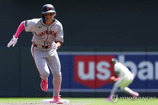 내달리는 이정후 [AP=연합뉴스]