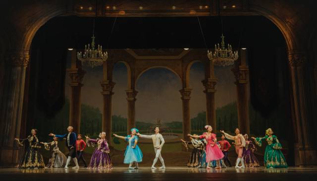 발레 '신데렐라' 2막 공연 모습. 부산발레시어터 제공