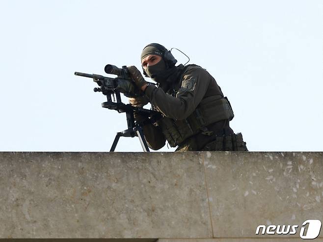 스나이퍼 ⓒ 로이터=뉴스1 ⓒ News1 (사진은 기사 내용과 무관함) / 뉴스1 ⓒ News1
