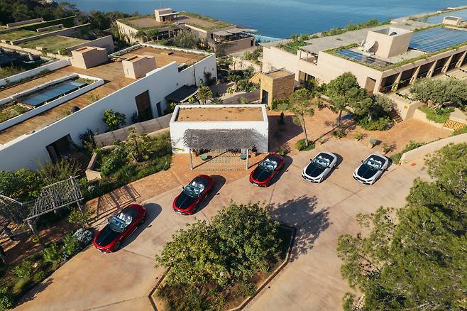 메르세데스-벤츠 마이바흐 제공