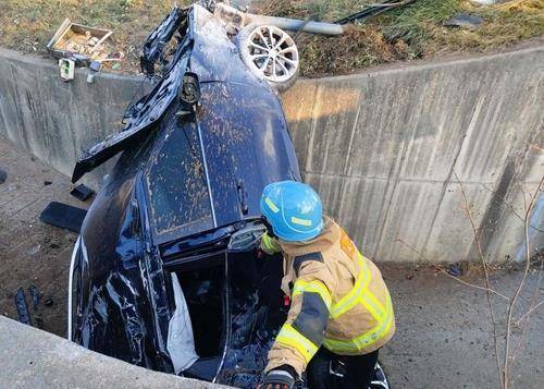 A picture showing a suspected sudden unintended acceleration crash in Gangneung, Gangwon in December 2022. [GANGNEUNG FIRE STATION]