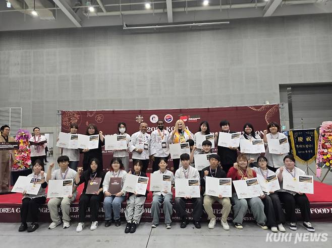 충남도립대학교 호텔조리제빵학과 학생들이 ‘2025 대한민국 챌린지컵 국제요리 경연대회’에서 농림부, 교육부, 고용부 장관상 등을 수상하며 뛰어난 실력을 입증했다.&nbsp;