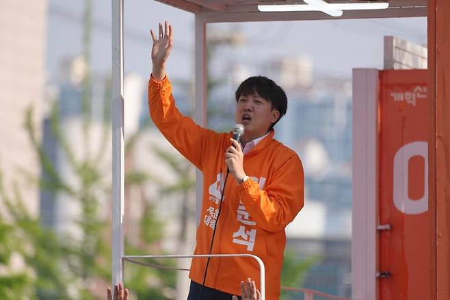 이준석 개혁신당 대선후보가 지난 12일 대구 죽전네거리에서 유세 활동을 하는 모습. [사진 제공 = 이준석 후보 캠프]
