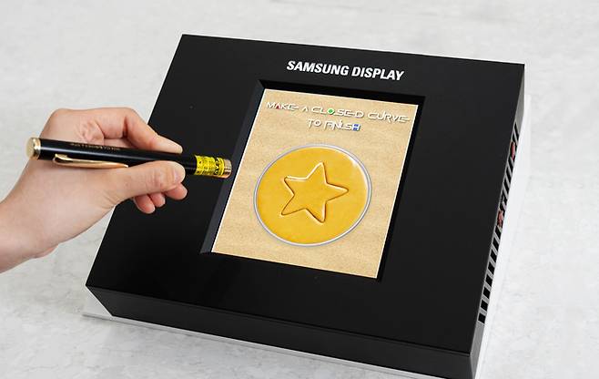 센서 OLED 디스플레이. [사진출처 = 삼성디스플레이]