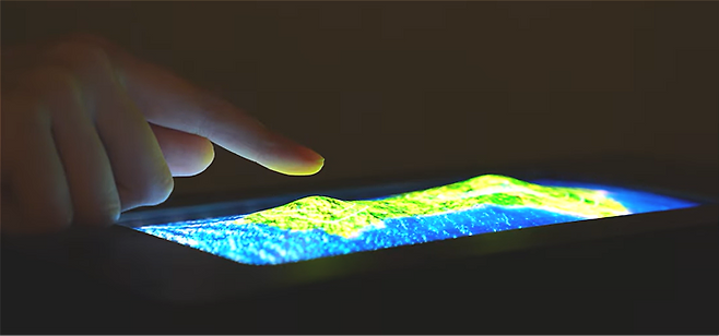 스트레처블 디스플레이 (Multi Axis Stretchable Display) [사진출처 = 삼성디스플레이]