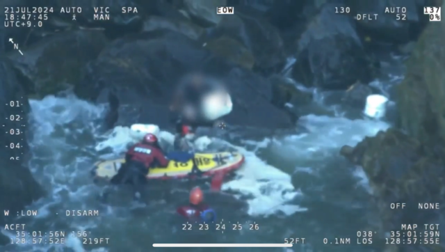 지난해 7월 실종됐다가 발견된 낚시객 구조 작업 현장. 부산해양경찰서 제공