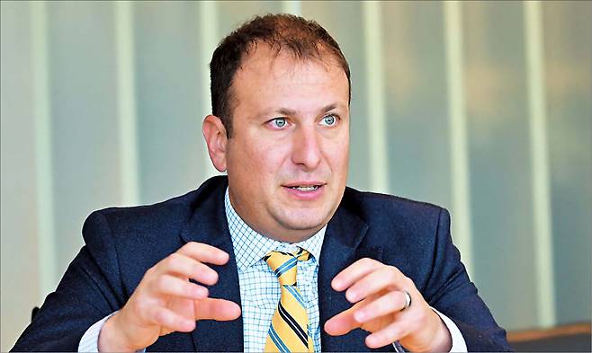 제러미 슈워츠 미국 자산운용사 위즈덤트리 CIO가 지난 12일 오전 서울 여의도 FKI타워에서 헤럴드경제와 인터뷰를 하고 있다.  이상섭 기자