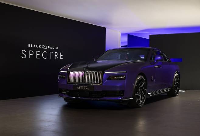 롤스로이스모터카 블랙배지 스펙터 [롤스로이스모터카 제공]