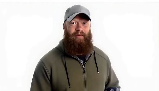 [서울=뉴시스] 재판에서 진술하기 위해 인공지능(AI) 기술로 재현한 크리스토퍼 펠키의 모습 (사진=Stacey Wales 유튜브 캡처) 2025.05.012 *재판매 및 DB 금지