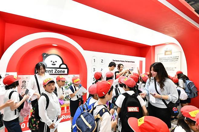 [오사카=뉴시스] 13일 2025 오사카·간사이 엑스포에서  메쎄 전시장 ‘WASSE’ 홀에 마련된 '한국관광페스타 국가유산 체험부스' 현장 (사진=국가유산청 제공) 2025.05.13. photo@newsis.com *재판매 및 DB 금지