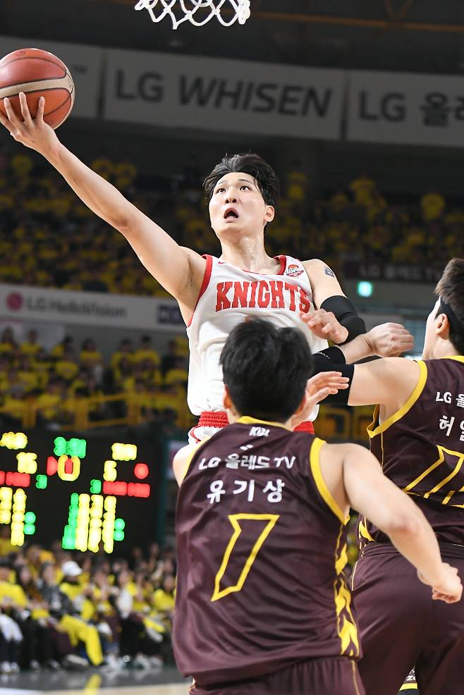 정규리그 MVP SK 안영준. KBL