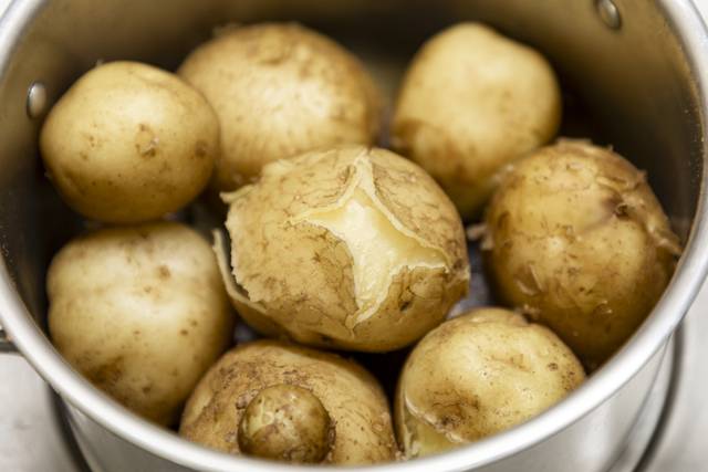 찐 감자. 이미지투데이