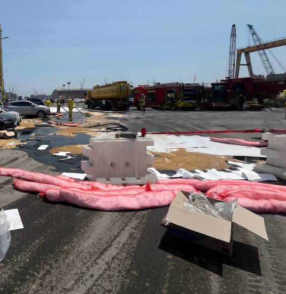 지난 4월 24일 울산 울주군 온산읍에서 발생한 송유관 파손 사고 현장. 울산소방본부 제공