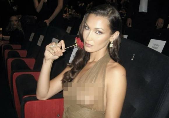 2024년 5월 프랑스 칸에서 열린 제77회 칸 국제영화제에서 모델 벨라 하디드가 가슴이 훤히 들여다보이는 시스루 드레스를 입고 레드카펫을 밟았다. 일부 모자이크 처리. 자료 : 벨라 하디드 인스타그램