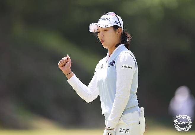첫 일본 무대 도전에서 값진 열매를 맺은 박현경이 12일 “(국내에서) 매년 목표로 삼고 있는 대상을 탄다면 일본 진출 여부를 깊이 고민하겠다”고 밝혔다. 그는 14일 개막하는 두산 매치플레이에서 2연패에 도전한다. 사진제공 | KLPGA