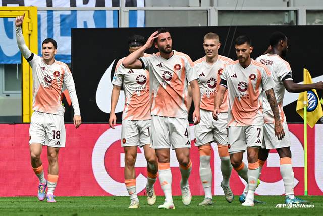 AS로마 선수단. /AFPBBNews=뉴스1