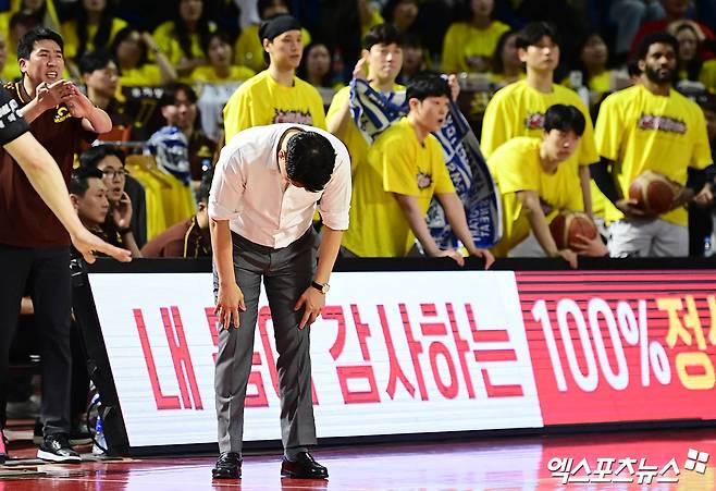 조상현 감독이 이끄는 창원LG가 13일 잠실 학생체육관에서 열린 서울 SK와의 ‘2024-2025 KCC 프로농구’ 챔피언결정전 5차전에서 56-86 완패를 당했다. 잠실, 박지영 기자