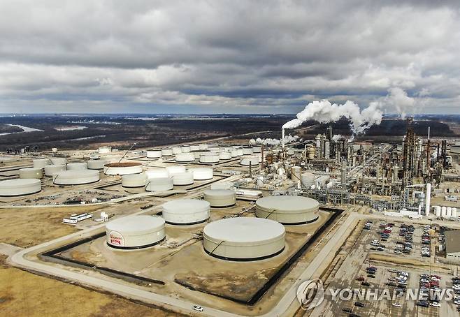 미국 일리노이주 조리에트 인근 석유 저장 탱크  [연합뉴스 자료사진]