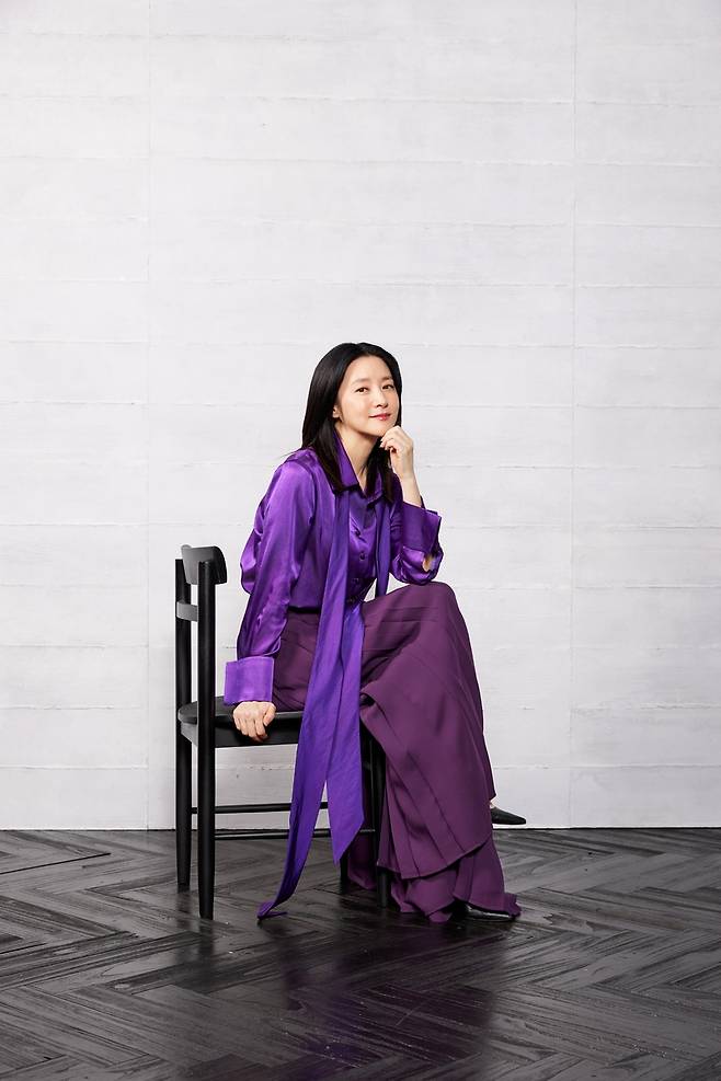 연극 '헤다 가블러'역의 이영애[LG아트센터 제공. 재판매 및 DB 금지]