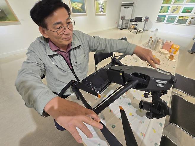 김재경 환경사진가가 사용하는 드론 [촬영 이상학]