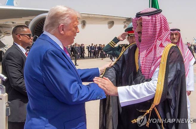 도널드 트럼프 미 대통령과 무함마드 빈 살만 사우디 왕세자 [UPI 연합뉴스 자료사진. 재판매 및 DB 금지]